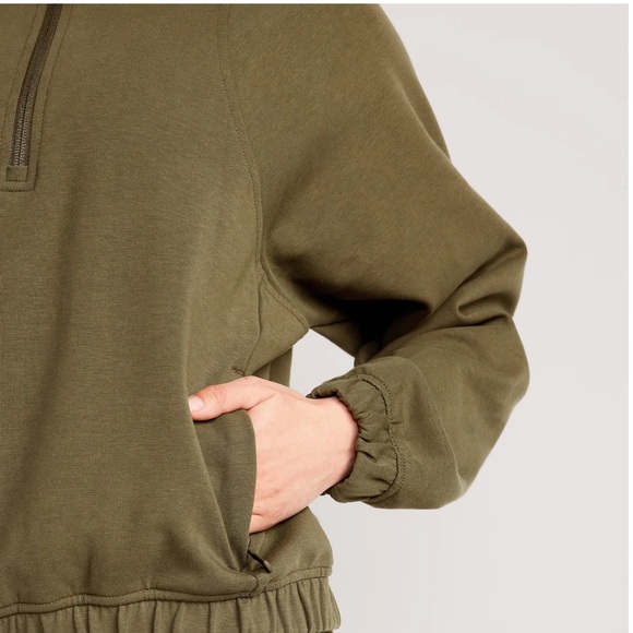 NWT OLD NAVY Dynamic Fleece Oversized 1/2-Zip Sweatshirt Color: Conifer M - Picture 4 of 5